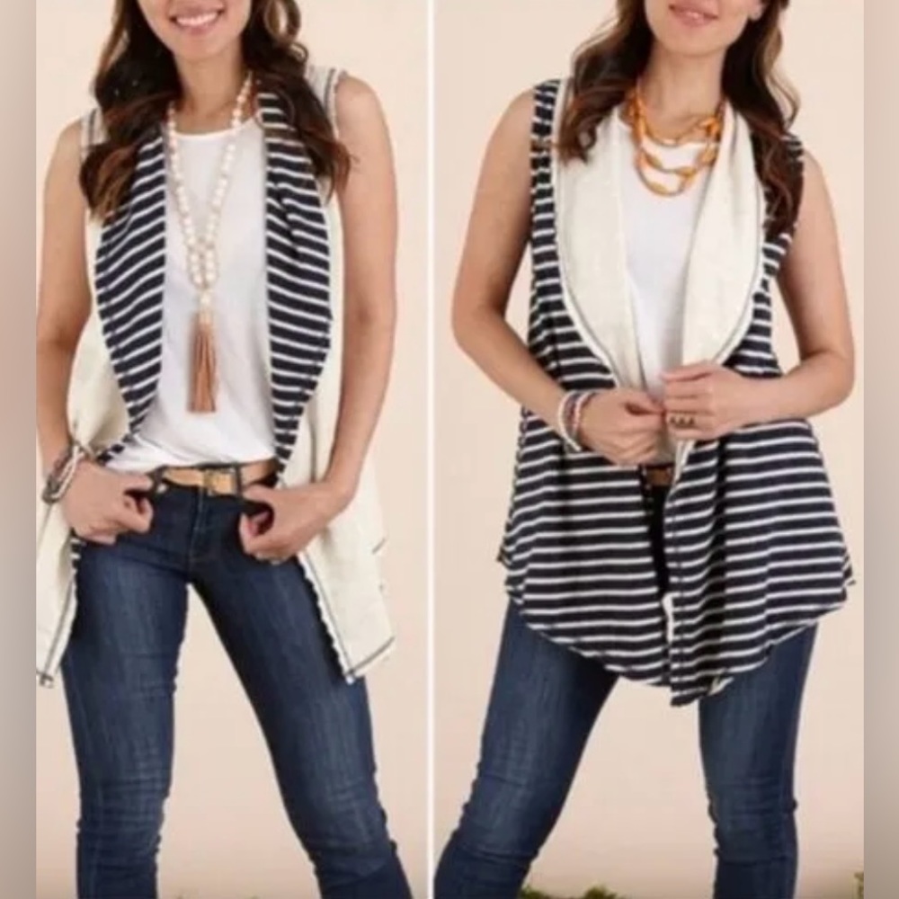 Matilda Jane Full Moon Reversible vest. Navy/Cream. Side pockets, Size Medium.